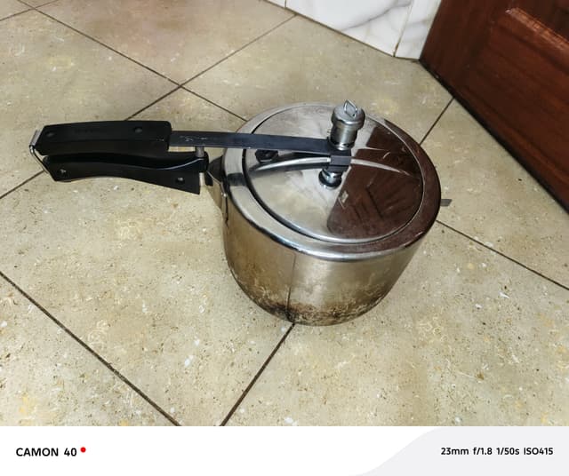 pressure cooker
